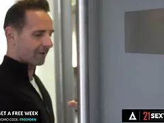 Πρωκτικό, Μεγάλα βυζιά, Πίπα, Σπέρμα στο στόμα της, Βαθυ λαρυγγι, Ηδ, Άξεστος, Φωνάζοντας