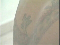 Asiater, Kukk suging, Brunette, Homofil, Onani, Tattovering