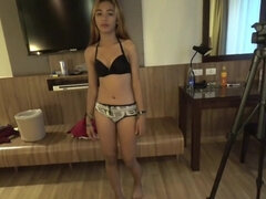 Amateur, Asiatique, Éjaculation interne, En levrette, Branlette thaïlandaise, Hard, Petite femme, Pov