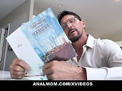 In den arsch, Arsch, Braunhaarige, Prominente, Betrug, Geile alte tussi, Milf, Mutti