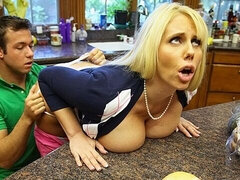 Stor stjärt, Stor kuk, Stora tuttar, Avsugning, Doggystyle, Milf, Fitta