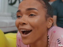 Amatør, Store bryster, Pik sutte, Utro, Kæreste, Hårdt, Spanking, Tatovering