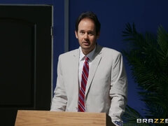 Grosse titten, Braunhaarige, Vollbusig, Hochschule, Nackt, Reiten, Titten