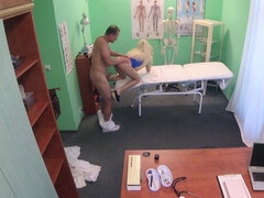 ブロンド, フェラチオ, 医者, バック, 顔射, 手コキする, Hd, 自然山雀