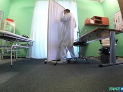 Blasen, Hundestellung, Aufs gesicht abspritzen, Handjob, Lecken, Krankenschwester, Pov, Spanner