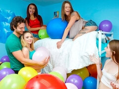 Stora tuttar, Slick, Onani, Party, Fitta, Rödhårig, Tonåring, Trekant