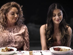 ベッドルーム, デカ尻, デカチン, デカパイ, フェラチオ, バック, 淫乱熟女