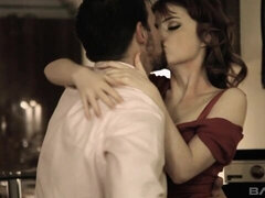 Hatalmas hátsó, Monumentális dákó, Tekintélyes didik, Cumizás, Kutya póz, Konyha, Vöröshajú