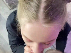 18, デカ尻, フェラチオ, 気狂い, 口内発射, チン, 手コキする, ティーン