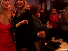 Blondin, Brunett, Påklädda, Glasögon, Grupp, Mellanrasig, Party, Stockings