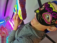 Amatör, Bystig, Långt ner i halsen, Snopp, Fetisch, Fotfetisch, Fitta, Solo