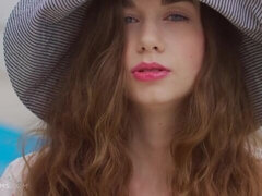 Сногсшибательные, Жопа, Пальцем, Мастурбация, Натуральные сиськи, Бассейн, Соло, Сиськи