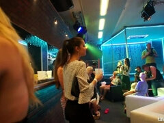 Blondine, Brunette, Klub, Kysse, Lesbisk, Slikning, Fisse, Våd