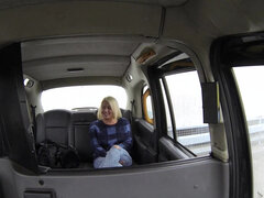 Curvy Krystal Niles sucks & rides cabbie in the backseat on cam