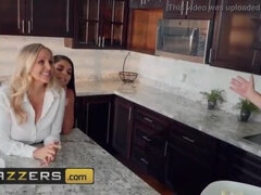 Gros cul, Gros seins, Blonde, Mère que j'aimerais baiser, Rugueux, Strapon, Adolescente, Nénés