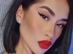 Enthousiasteling, Grote mammen, Bruinharig, Moeder die ik wil neuken, Naakt, Kort haar, Alleen, Strippen