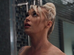 Anal, Gros seins, Bisexuelle, Blonde, Gorge profonde, Hard, Tatouage, Jouets