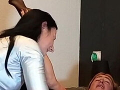 In den arsch, Fesselspiele, Braunhaarige, Dildo, Deutsch, Reif, Sklave, Strümpfe