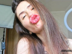 Leie, Braunhaarige, Fetisch, Küssen, Solo