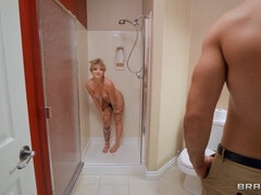 Grosse bite, Blonde, Sucer une bite, Hard, Chatte, Douche, Adolescente, Nénés