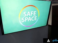 Műcerka, Hd, Leszbikus, Nyalás, Nuni, Valóság, Vöröshajú, Kaucsuk