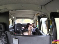 Seggnyalás, Gépkocsi, Női, Ujjazás, Leszbikus, Nyalás, Szabadban, Fenekelés