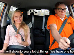 Avto, Zunaj, Resničnost, Dokolenke, Študentje, Učitelj, Najstnice, Voajer