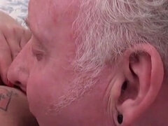 Tette grandi, Britannica, Venire in bocca, Capezzoli, Nylon, Uniforme