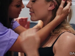 Rit, Lizanje anusa, Rjavolaska, Stopala, Fetiš, Lezbijke, V uniformi, Mokra