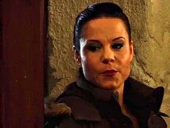 Grote mammen, Gebondenheid, Lesbisch