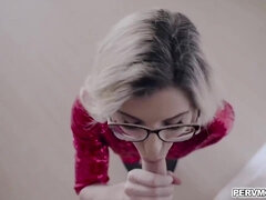 큰 음경, 큰 가슴, 오랄섹스, 깊은목구멍, 핑거링, 나이든, 엄마, 계모