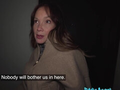 お尻, フェラチオ, 茶髪の, 顔射, ジーンズ, アウトドア, ピアス, 靴下