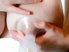 Amaterji, Fetiš, Gospodinja, Milf, Mleko, Naravne joške, Kratki lasje, Tabu