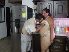 Velike joške, Par, Hči, Latinka, Lizanje, Muco, Grobo, Njegov