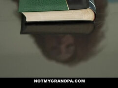 18 éves, Ondó fröcskölés, Pénisz, Nagyapa, Kőkemény, Hd, Fajok közötti, Tini