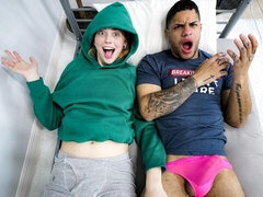 18 éves, Hatalmas hátsó, Monumentális dákó, Szőke, Kutya póz, Fajok közötti, Természetes mellek, Begyek