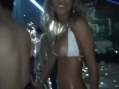 Ασιάτης, Μπικίνι, Ιάπωνας