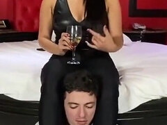 Amatør, Brunette, Kvinde dominans, Fod fetish, Fodjob, Herskerinde