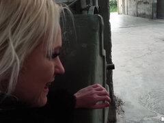 Amatéri, Americkej, Blondína, Péro, Talianskej, Drobunké, Piercing, Na verejnosti