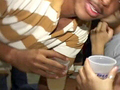 Twarzowy, Strona, Publiczny