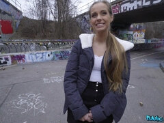 Amateur, Sucer une bite, Européenne, Faciale, Argent, Pov, Public, Plan cul à trois