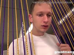 Brunette, Ældre lækkre kvinde, Bedstemor, Mor jeg gerne vil kneppe, Mor, Fisse, Stedmor, Trekant