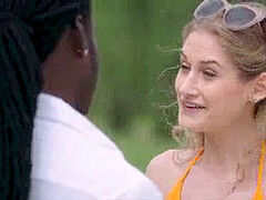 Veľké péro, Čierne, Kuřba, Na tvár