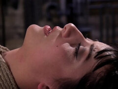 緊縛, ボンデージ, 汚れた　, 指いじり, グローブ, オマンコ, ガリガリ, 拘束