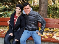 Iso perse, Iso kulli, Suihinotto, Ruskeahiuksinen, Takaapäin, Alusvaatteet, Teini, Tissit