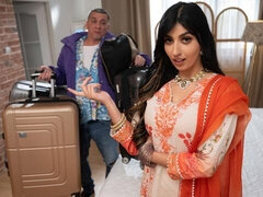 Μεγάλος κώλος, Μεγάλος πούτσος, Μεγάλα βυζιά, Πίπα, Μελαχροινή, Σε στάση σκύλου στα τέσσερα, Ώριμη γυναίκα