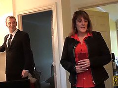 Gros cul, Sucer une bite, Britannique, Brunette brune, Tir de sperme, Fétiche, Mature