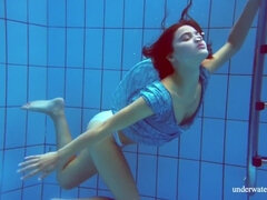 Leie, Frau, Natürlich, Pool, Muschi, Rotschopf, Solo, Jungendliche (18+)