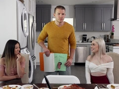 Asiatique, Gros cul, Noire, Blonde, Hd, Seins naturels, Plan cul à trois, Nénés