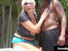 Пляж, Большой член, Черные, Минет, Кончили внутрь, Семяизвержение, Зрелые, На природе